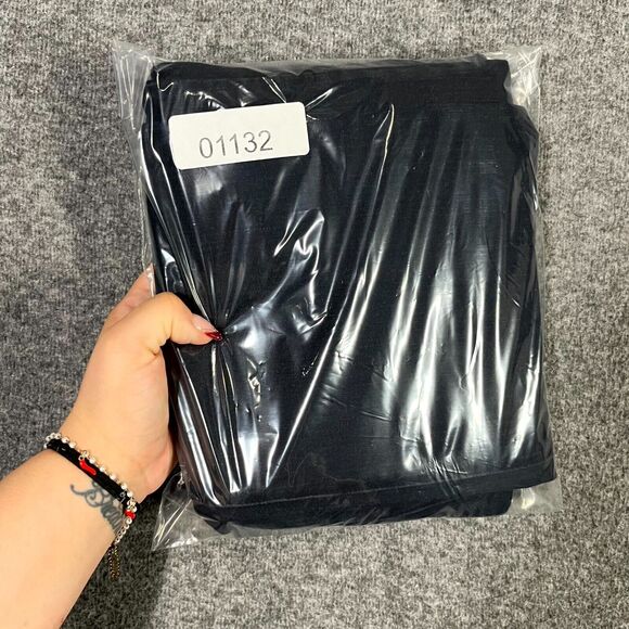 NYDJ Billie Mini Bootcut Jeans Size 16 Black Mid Rise Stretch Lift Tuck Mom Prep - Picture 10 of 10